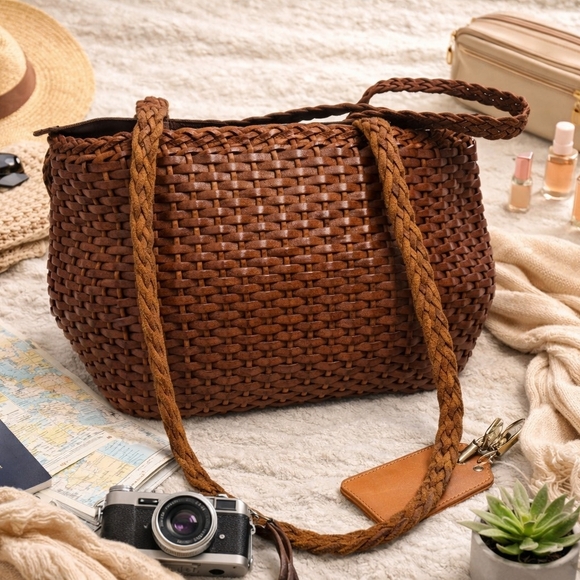 Ellepi Handbags - NWOT ELLEPI Brown Leather Woven Shoulder Bag Lined Zipped. Made In ITALY